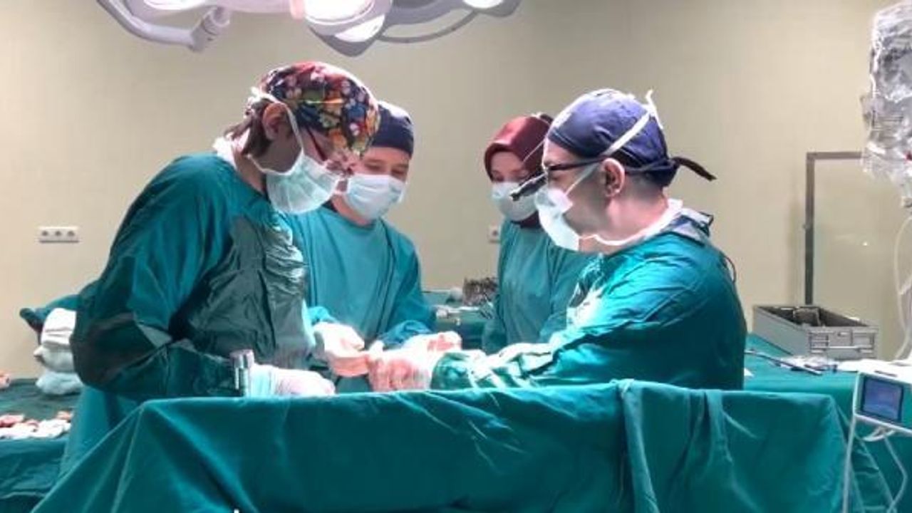 Bakan Koca: İlk 6'lı çapraz karaciğer nakli Malatya'da yapıldı