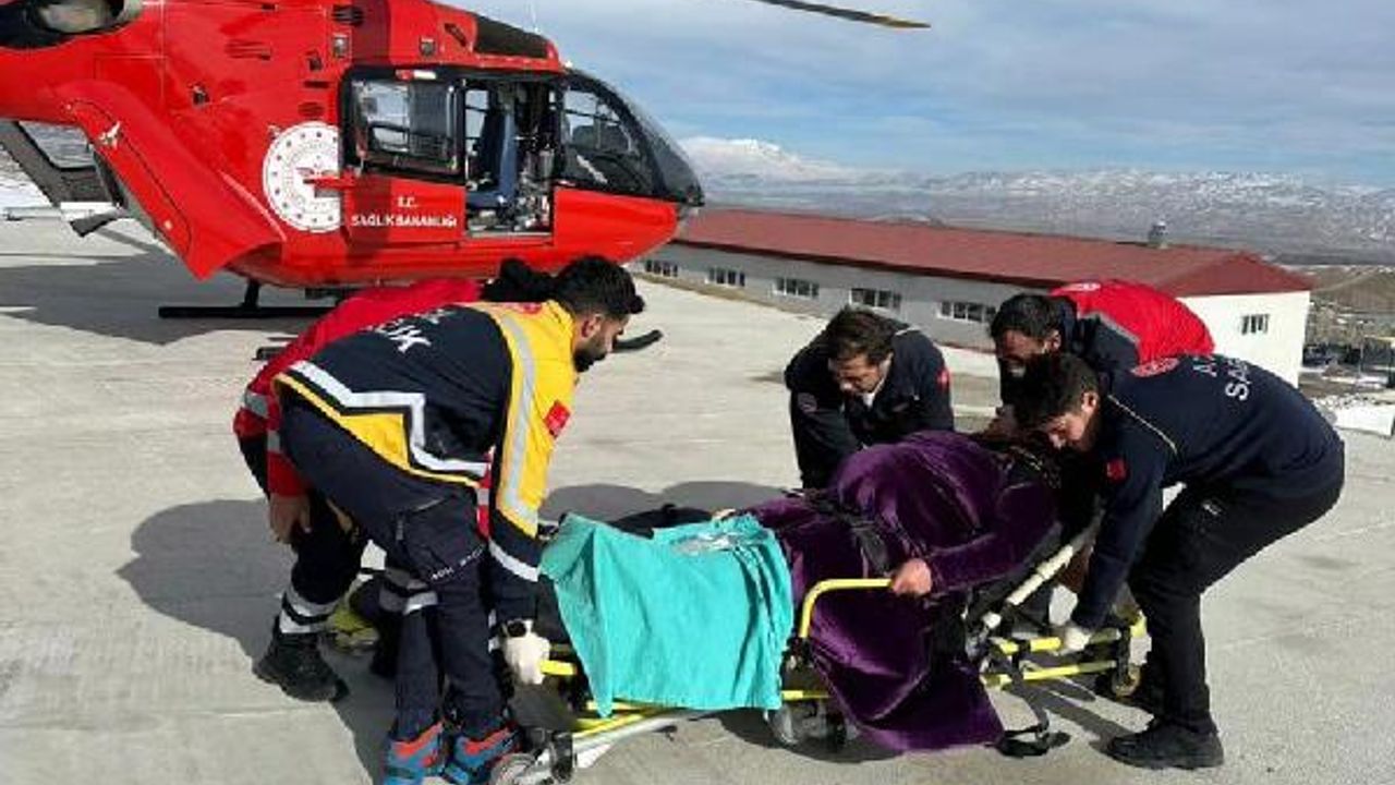 Hamile kadın, ambulans helikopterle sevk edildi