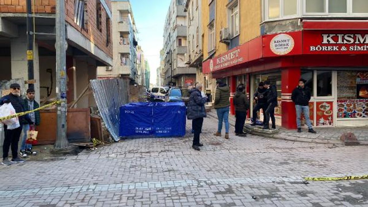 Zeytinburnu'nda baltalı vahşet: 1 ölü