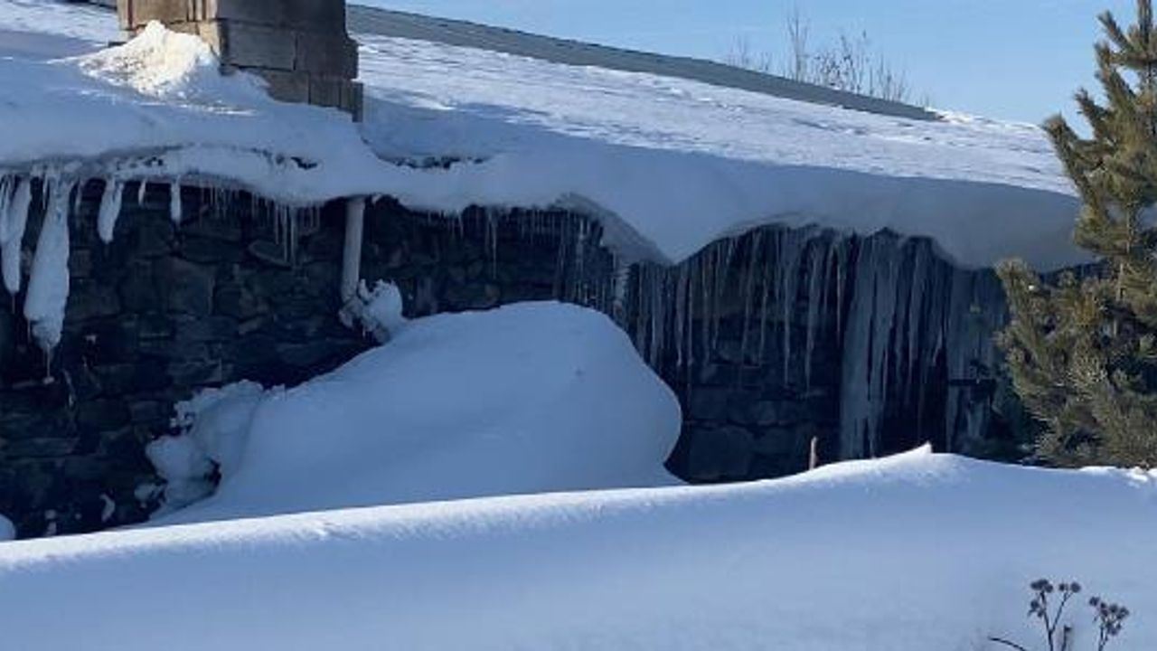 Ardahan’da 55 yılın kar rekoru, Evler kara gömüldü