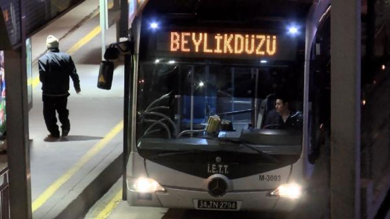 Beylikdüzü'nde metrobüs şoförü, metrobüs çarpmasıyla öldü