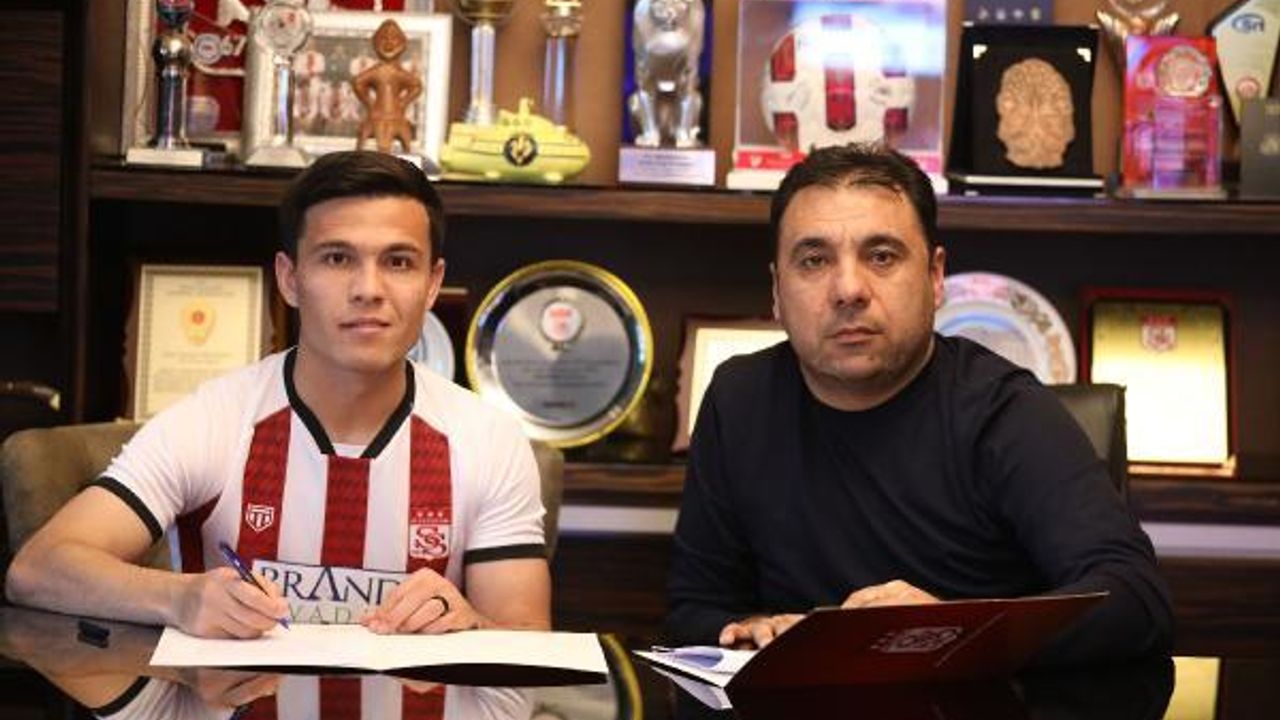 Sivasspor, Turgunboev ile 1.5 yıllık sözleşme imzaladı