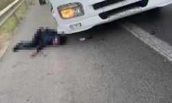 TIR,arıza nedeniyle emniyet şeridinde duran TIR'a çarptı; 2 şoför öldü