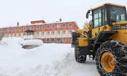 Karlıova’da okullar 1 gün tatil edildi