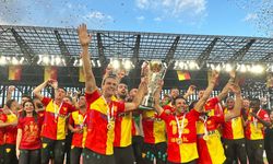 Göztepe, Süper Lig coşkusunu sabaha kadar yaşadı