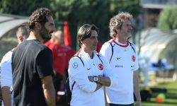 Montella'dan Ümit Milli Futbol Takımı'nın antrenmanına ziyaret