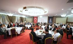 Bakan Tekin,  'On İki İmam Orucu' iftar programına katıldı