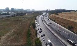 Metrobüs kazası sonrası trafik yoğunluğu