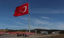 En büyük bayrağın bulunduğu arazi mahkemelik oldu