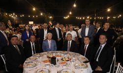 Özel ve Kılıçdaroğlu Antalya'da düğüne katılıp, nikah şahidi oldu