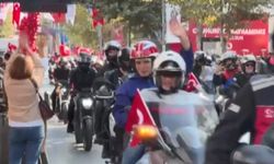 Kadıköy'de motosikletlilerden Cumhuriyet Bayramı korteji