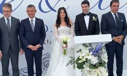 Özel, Avcılar Belediye Başkanı Çaykara'nın nikah şahidi oldu