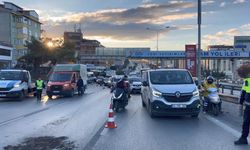 Pendik D-100'de kaza trafik durma noktasına geldi