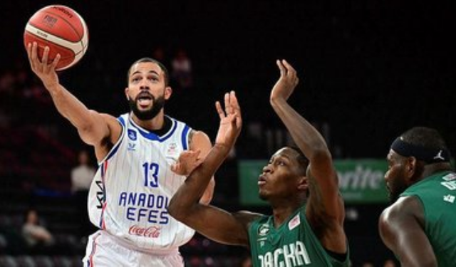 Anadolu Efes - Darüşşafaka Lassa: 95-72