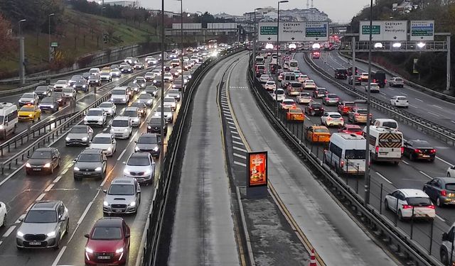 İstanbul'da haftanın ilk iş gününde trafik yoğunluğu