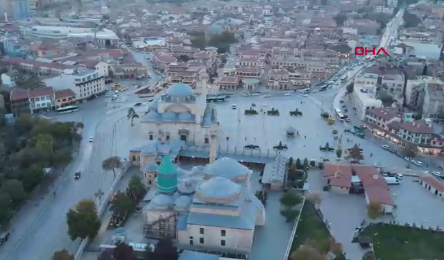 Bakan Kurum: Konya Mevlana Meydanı'nı özüne kavuşturduk