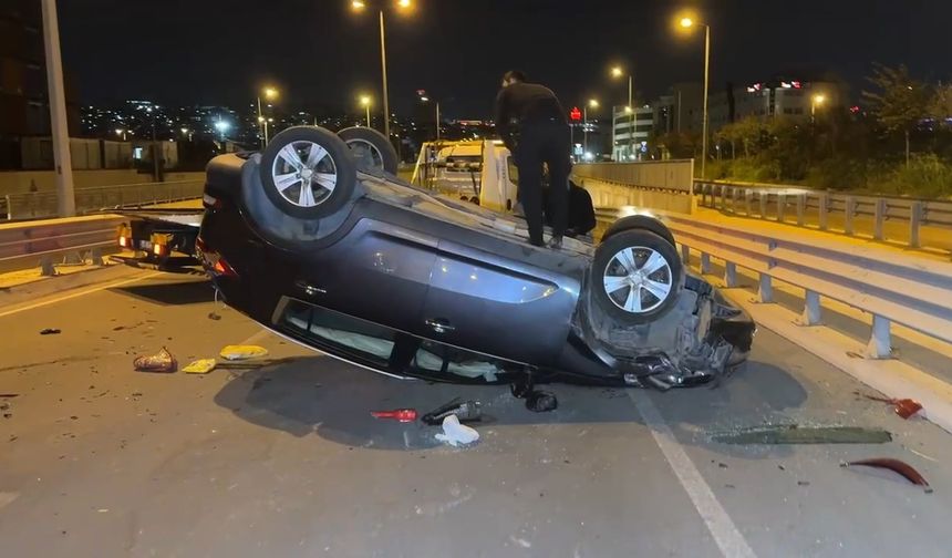 Avcılar'da kaza yapıp ters dönen otomobile hepbirlikte müdahale ettiler