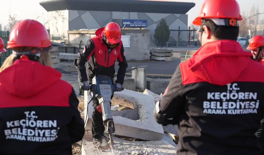 Ankara Keçiören'de afet gönüllüleri eğitimde